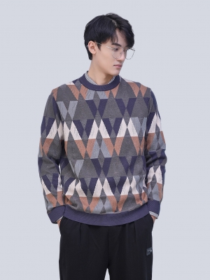 長(zhǎng)袖圓領(lǐng)毛衣