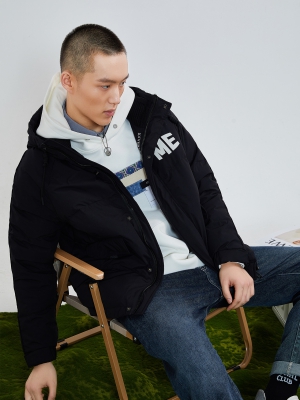 短款帶帽羽絨服