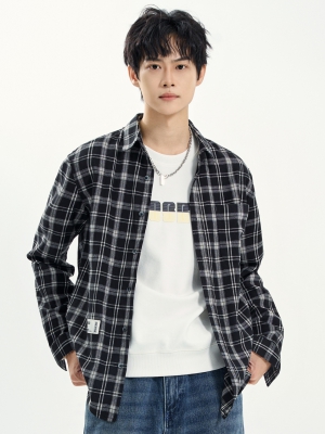 長(zhǎng)袖翻領(lǐng)襯衣